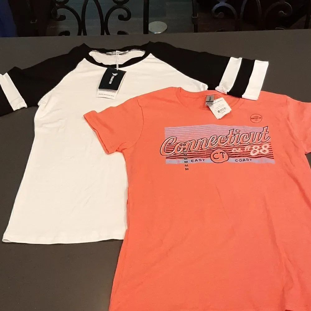 Yidarton and Gildan NWT Bundle of Two Medium Shirts